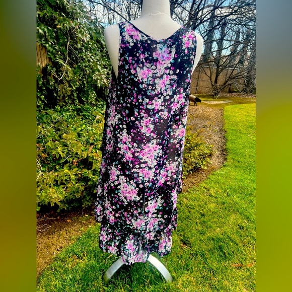 TORRID Floral Sleeveless Top - Black and Pink - Picture 6 of 7